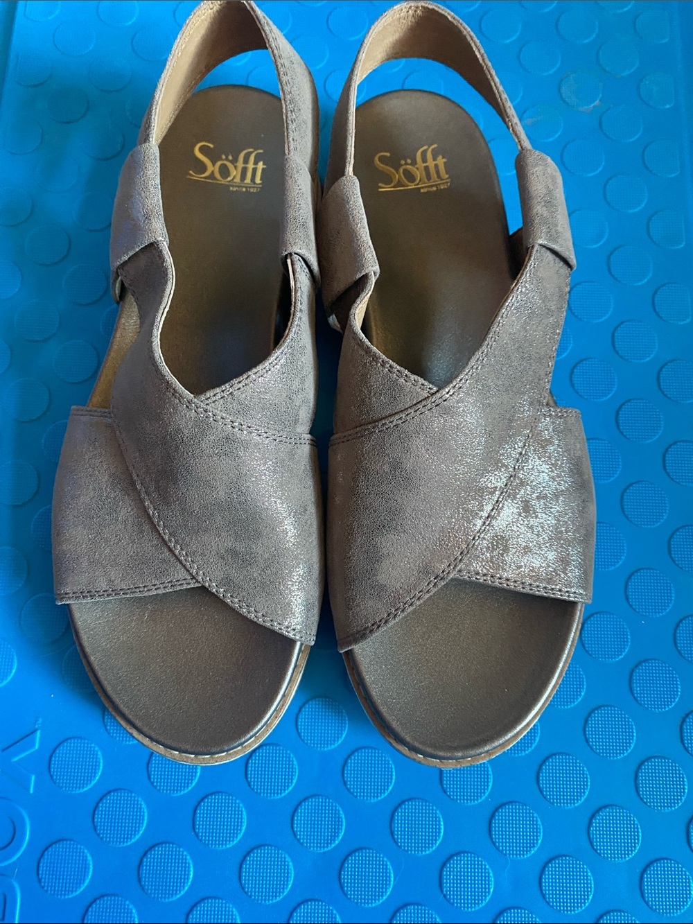 Söfft Silver-Gray Crisscross Slingback Sandals